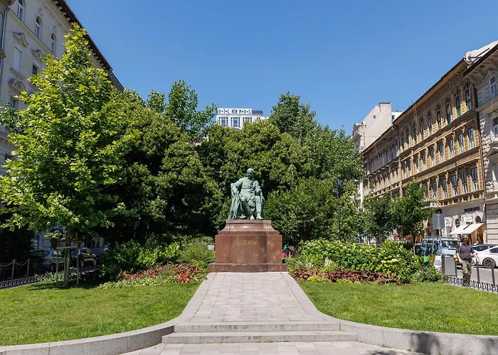 Little Treasure At Liszt With Free Parking Budapeste